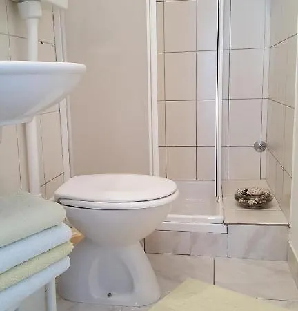 In With Sea View, Balcony, Air Conditioning, Wi-fi Guest house *