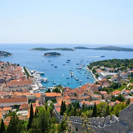 Guest house In With Sea View, Balcony, Air Conditioning, Wi-fi Hvar Town