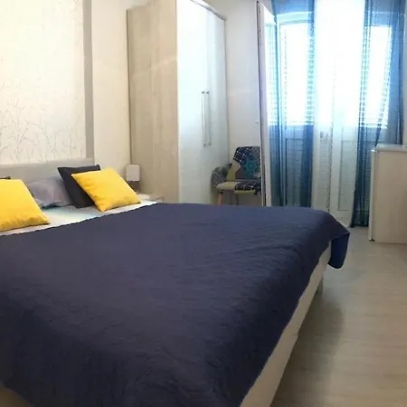 Guest house In With Sea View, Balcony, Air Conditioning, Wi-fi